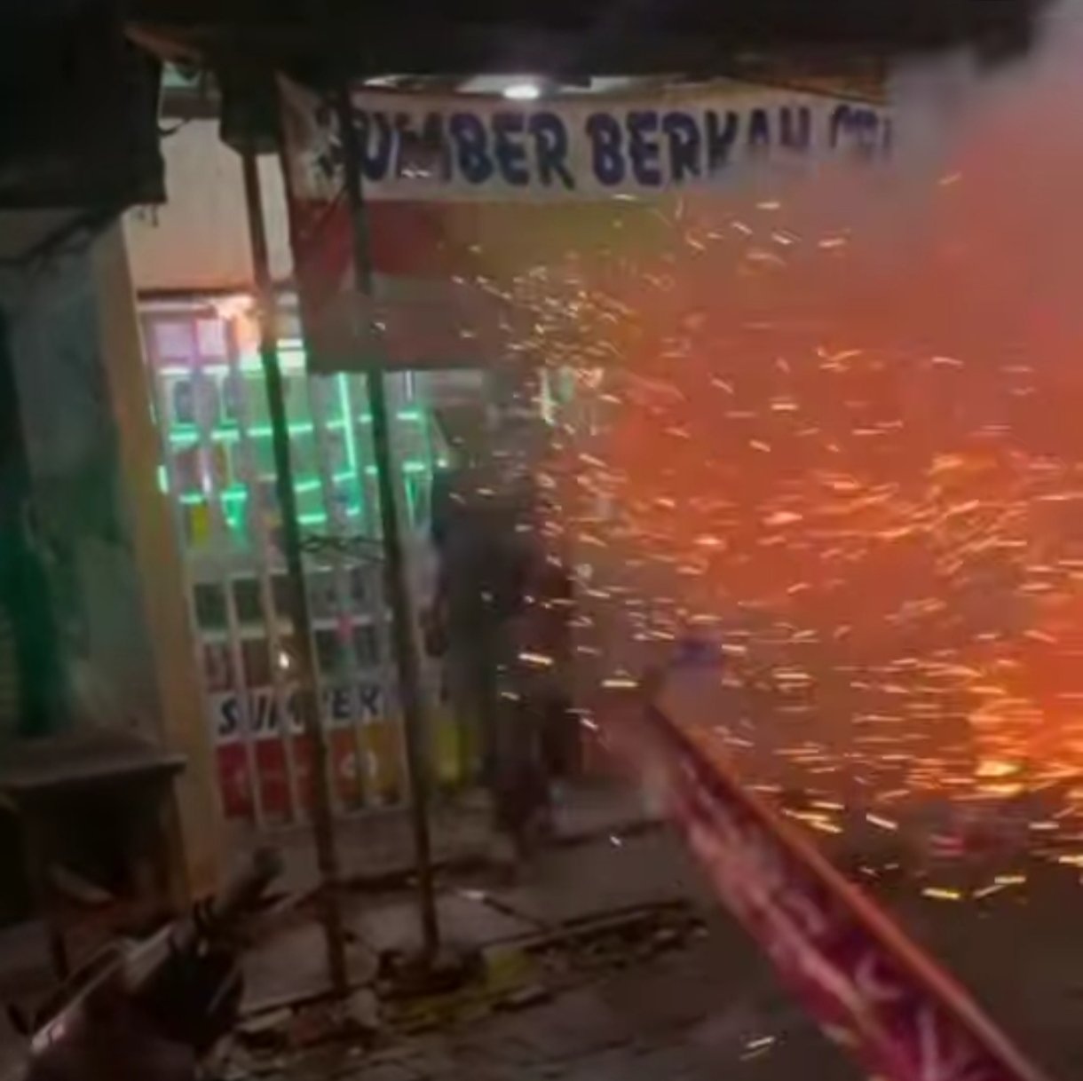 Polisi Minta Warga Tidak Serang Toko Obat Keras Tramadol dengan Petasan, Gimana Menurut Netizen?